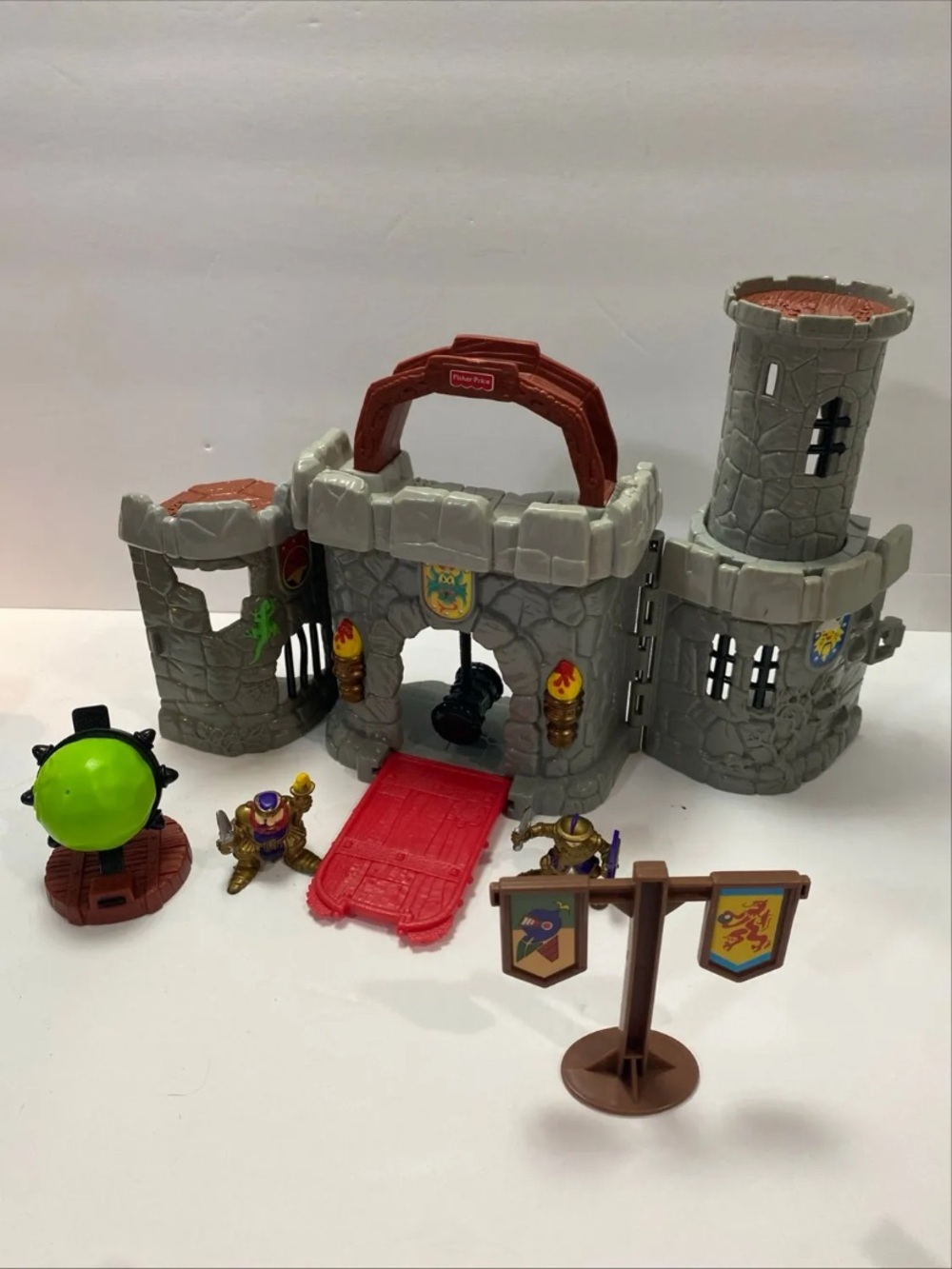 Vintage Fisher Price 1998 Castle Playset With Figures